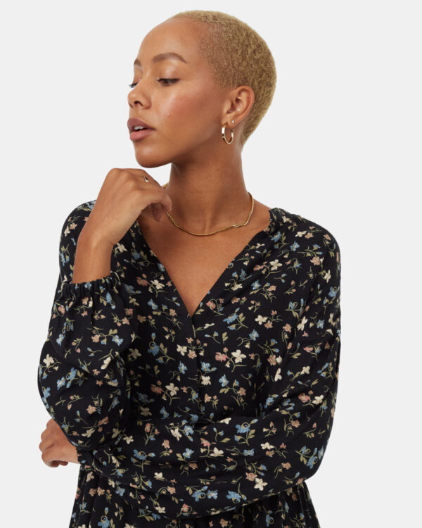Black-Crepe-Blouson-Knee-Length-Long-Sleeve-Dress-TCW5361-2903_3.jpg Black-Crepe-Blouson-Knee-Length-Long-Sleeve-Dress-TCW5361-2903_3.jpg