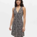 Black-V-Neck-Buttoned-Knee-Length-Tank-Dress-TCW6195-5311_3_30abac52-9e7b-4df2-b0a9-6ab1d9a2da17.jpg